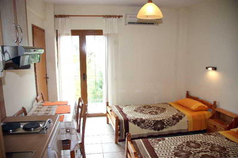 Eleni Studios Vlachata Exterior photo